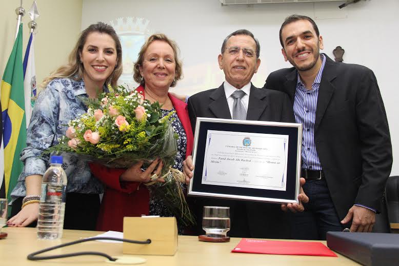 Câmara entrega diploma de Honra ao Mérito ao médico Farid Jacob Abi Rached