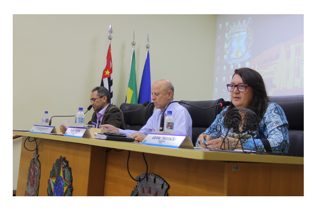 Câmara Municipal aprova projeto de meia-entrada para professores do município (com vídeo)