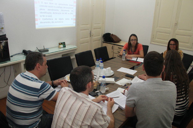 Servidores da Comissão de Licitação participam de curso para aprimorar processo licitatório