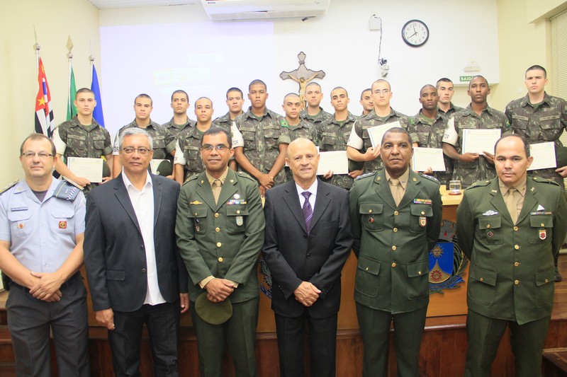 Câmara realiza cerimônia de entrega do Diploma Valor Militar