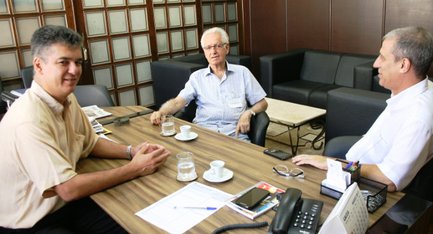 Presidente Yashuda recebe professor Gilberto Pozetti