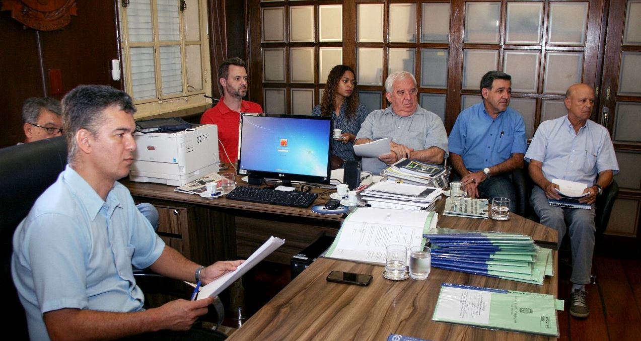 Vereadores analisam mudanças em regras para podas drásticas, condomínio de chácaras de recreio e outros projetos