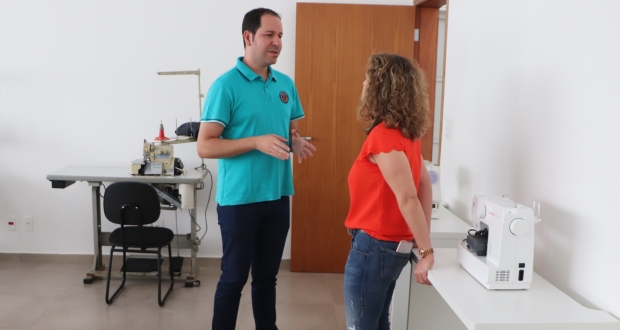 Roger Mendes visita novo prédio da Adra