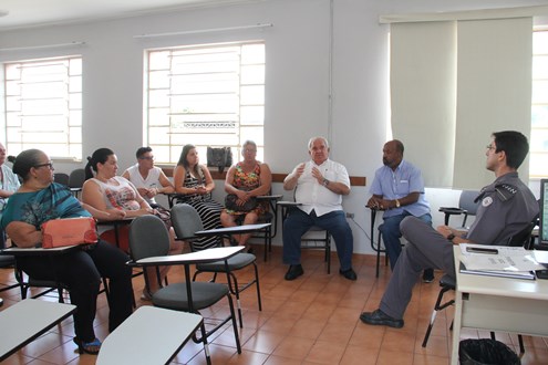 Porsani media reunião entre Polícia Militar e proprietários dos quiosques da Praça Scalamandré Sobrinho