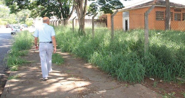 Antigo hospital psiquiátrico está em situação de abandono