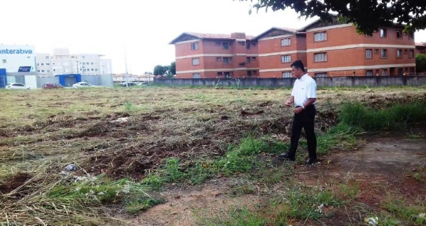 Terreno no Jardim Martinez recebe capinação após indicação de Yashuda