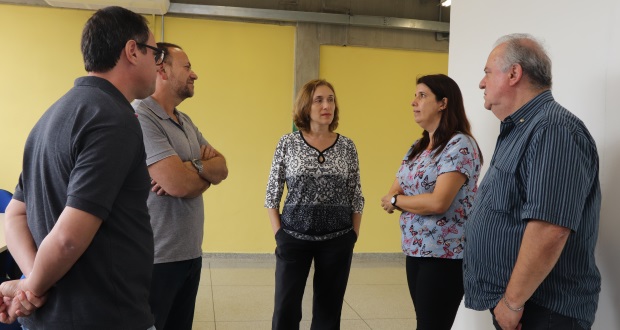 Juliana Damus, prefeito e vice visitam Fatec e confirmam atendimento de reivindicação