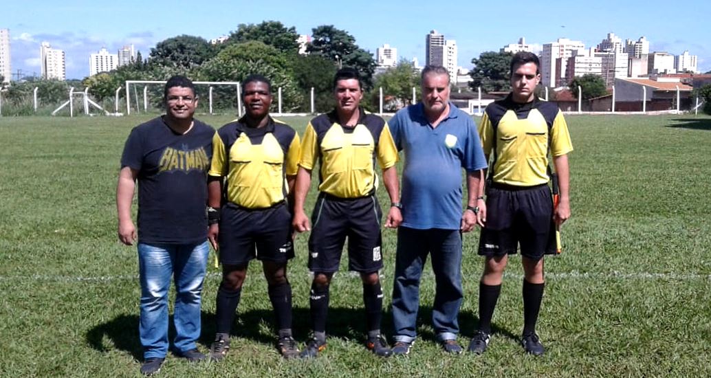 Vereador acompanha partida do campeonato veterano